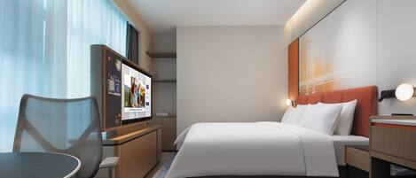 Enkeltrom – comfort, byutsikt | Blendingsgardiner, lydisolert, strykejern/-brett og wi-fi (inkludert)