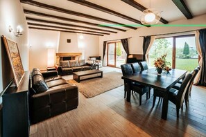 Villa – deluxe, balkong, utsikt mot innsjø | Innvendig