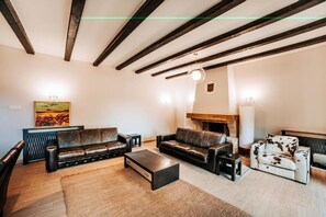 Living area - Lac sub Soare (Iordacheanu)