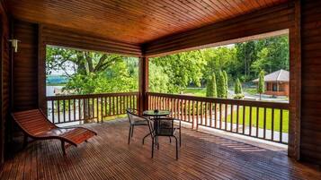 Superior Villa, Balcony, Lake View | Terrace/patio
