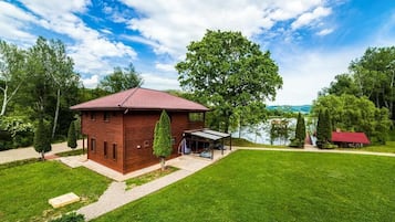 Superior Villa, Balcony, Lake View | Exterior