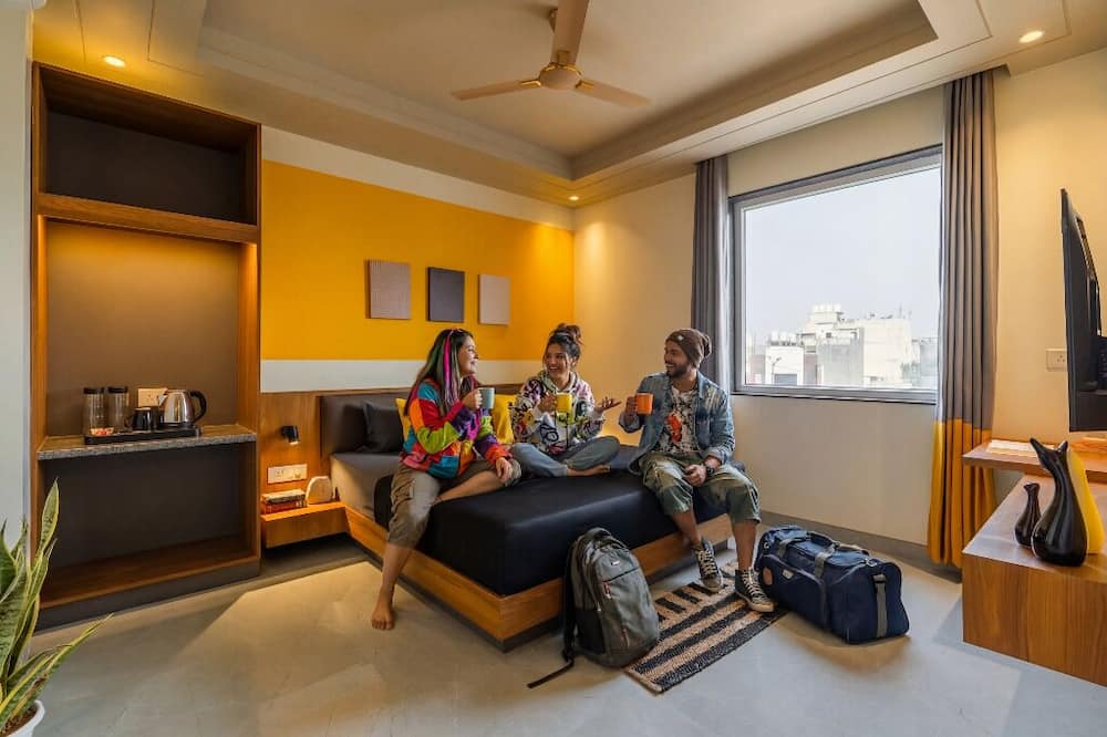 The Hosteller Delhi, International Airport