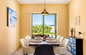 Dining - Amazing home in Vrbnik with sauna (Vrbnik)