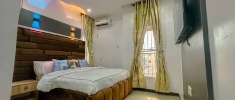 Appartement familial, vue sur la ville | Bureau, accĂšs au Wi-Fi (inclus)