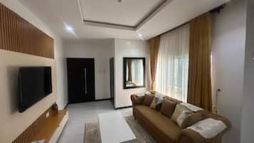 Family Apartment, City View | Living area