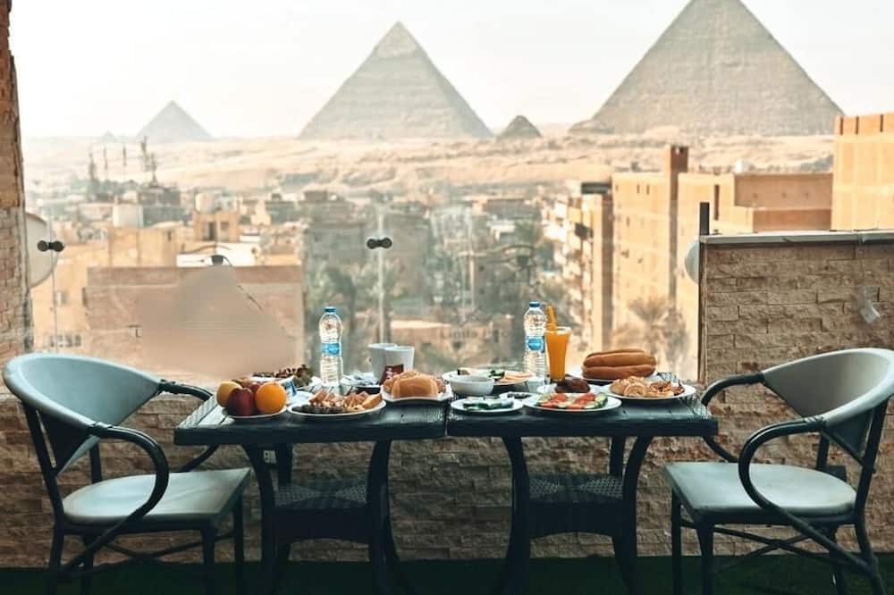 Pyramids Gold Sand INN