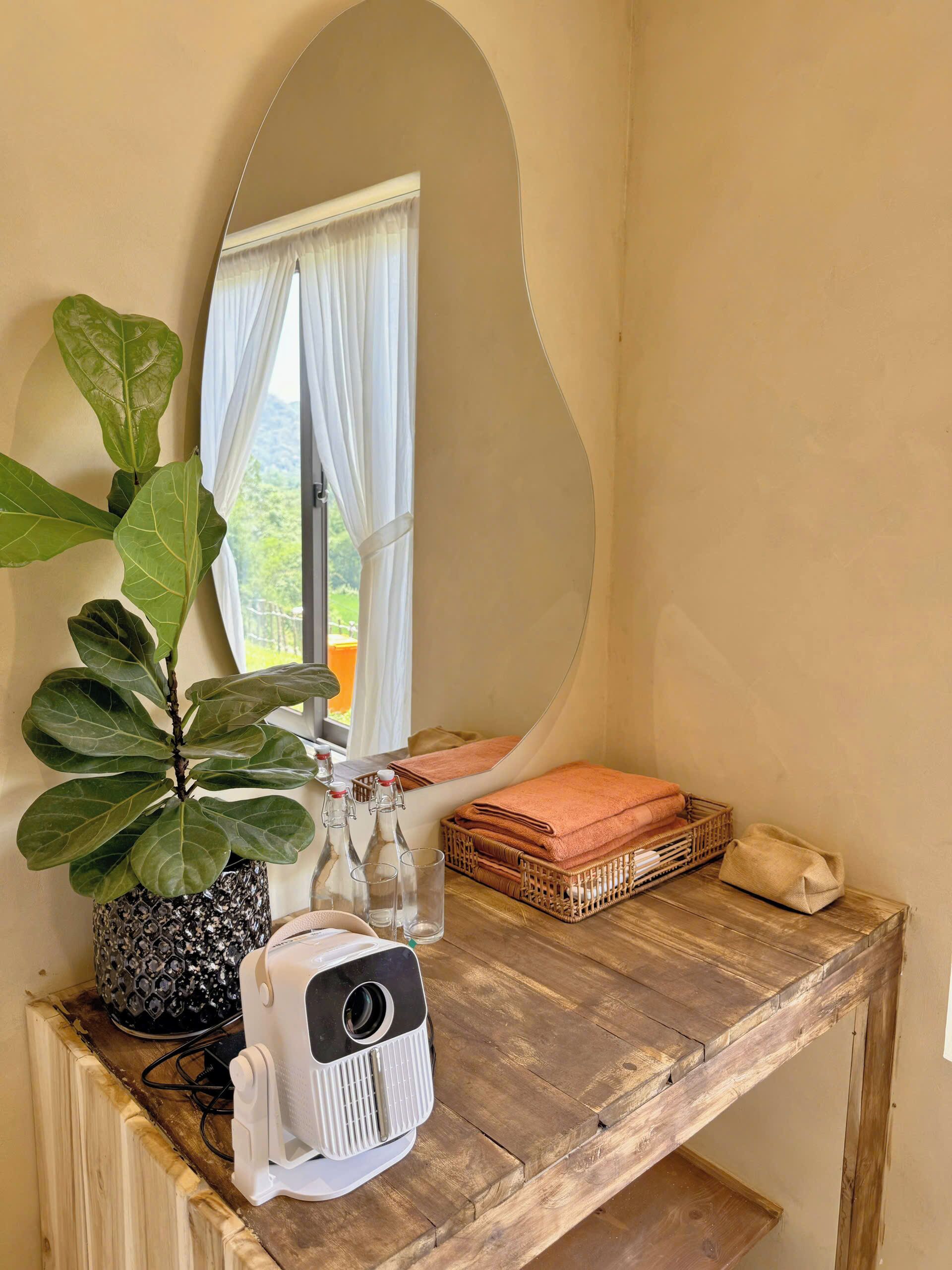 Kahden hengen deluxe-huone, patio, vuoristonäköala | Sisätilat