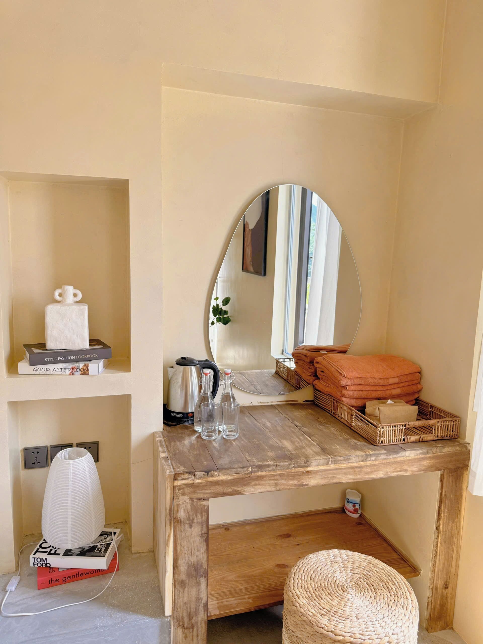 Familien-Vierbettzimmer, Terrasse, Bergblick | Innenbereich