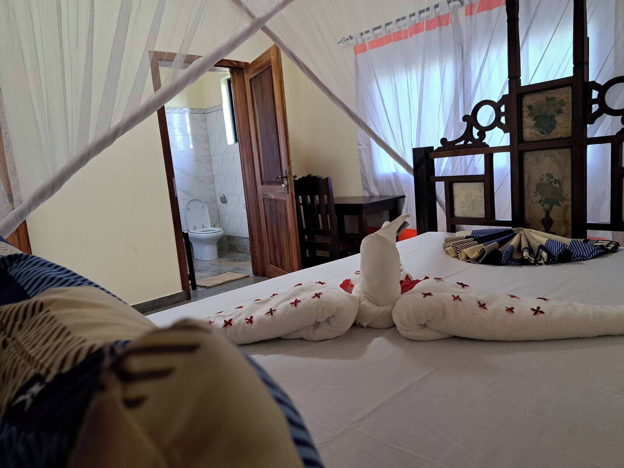 Fer et planche à repasser, accès Internet, draps fournis