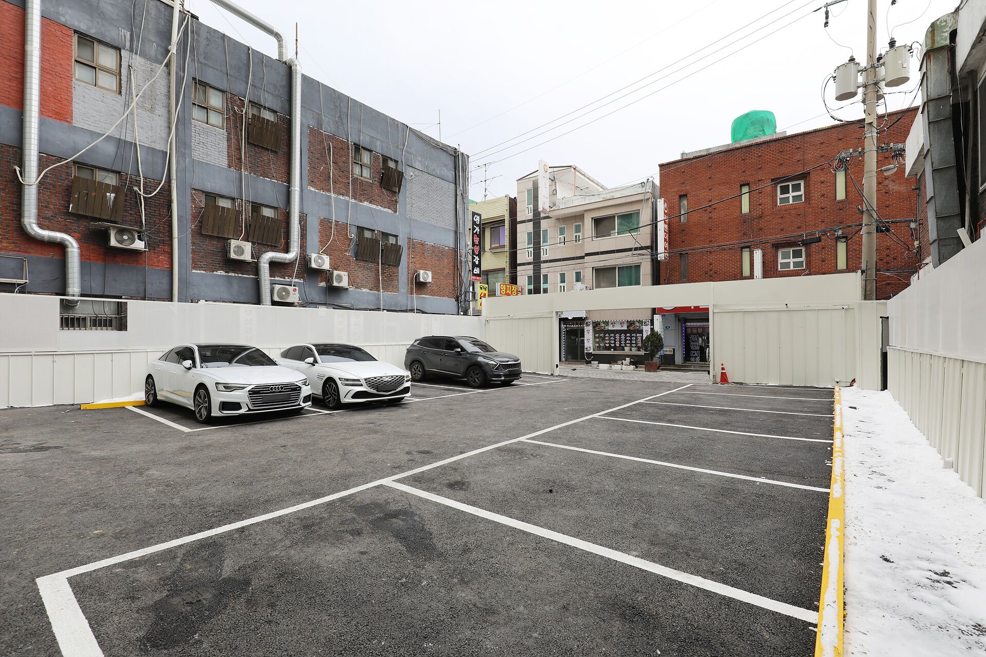 المنطقة المحيطة بالمنشأة