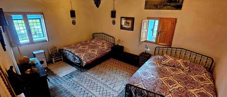 Accès Internet, draps fournis