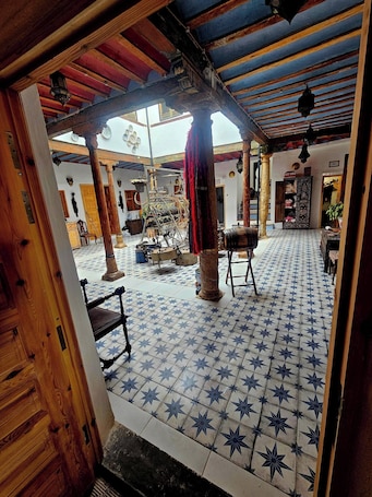 内装. Experience Regal Living in Ugíjar's Historic Casa Dona Concha Castle