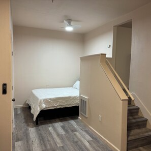 Bügeleisen/Bügelbrett, WLAN, Bettwäsche