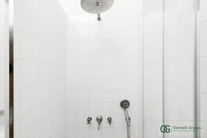 Hair dryer, towels - Greco Heritage Suite in Milan (Milano)