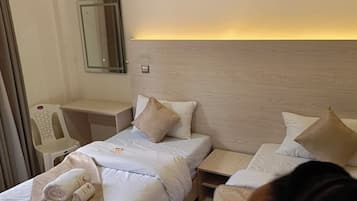 Deluxe Twin Room | Free WiFi, bed sheets