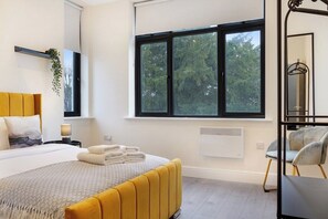 2 bedrooms, iron/ironing board, WiFi, bed sheets - Stunning 1 Bedroom Apartment (London)