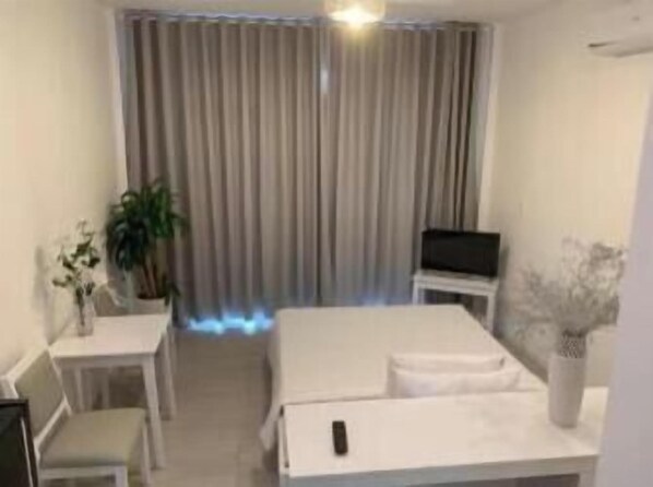 Desk, iron/ironing board, free WiFi - TS Beach House (Duong Dong)