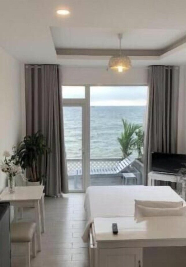 Bureau, fer et planche à repasser, Wi-Fi gratuit