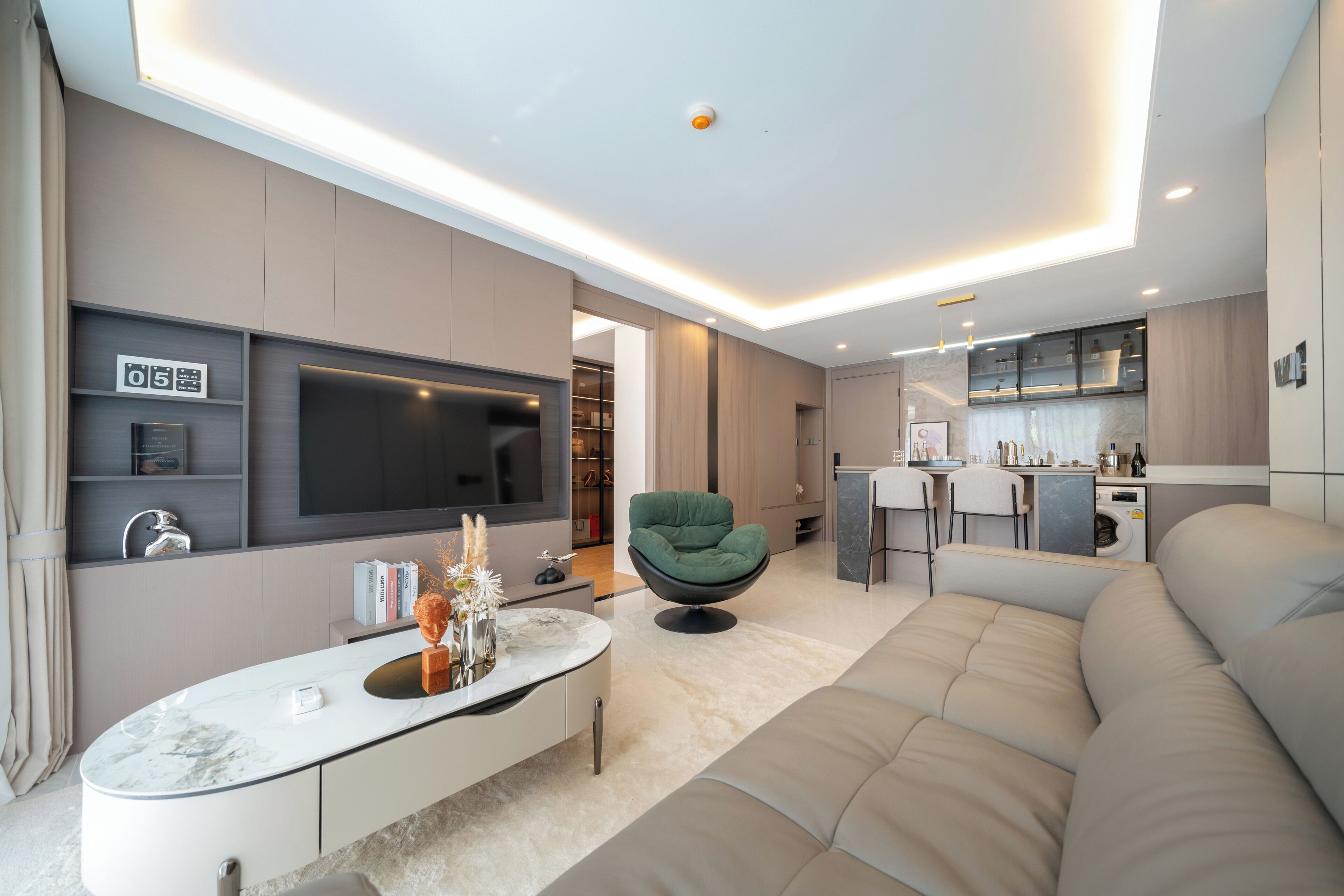 Suite familiar, 2 habitaciones, vistas a la piscina | Caja fuerte y wifi gratis