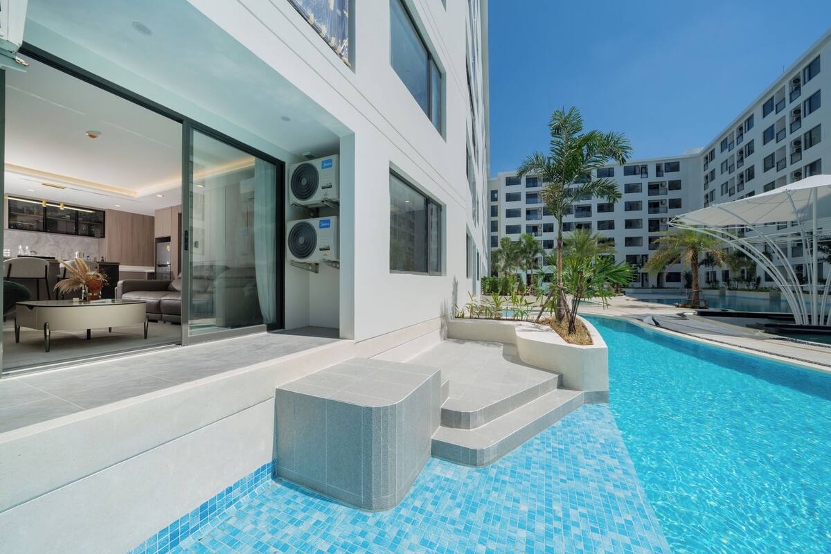 Suite familiale, 2 chambres, accès à la piscine | Coffre-fort, accès au Wi-Fi (inclus), literie fournie