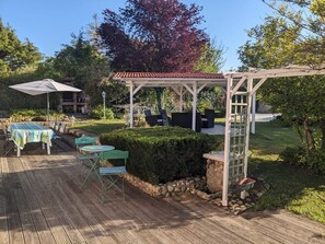 Outdoor dining - House with swimming pool 5 minutes from Charavines lake (Apprieu)