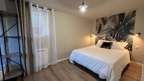 مكواة/لوح كي وواي فاي وملاءات أسرّة