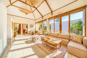 TV, offices - Villa Aztec - 6BDR, private pool and garden (Kabupaten Badung)