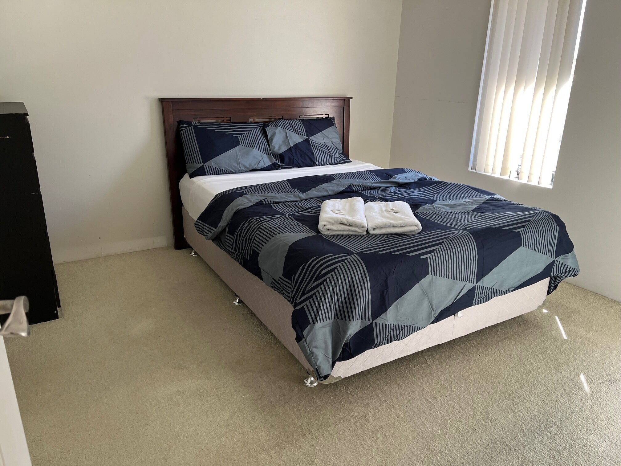 Bureau, espace de travail pour ordinateur portable