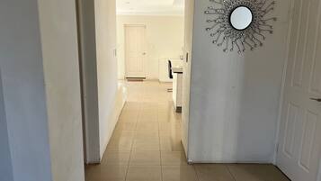 Perhetalo, näköala puutarhaan | Sisätilat