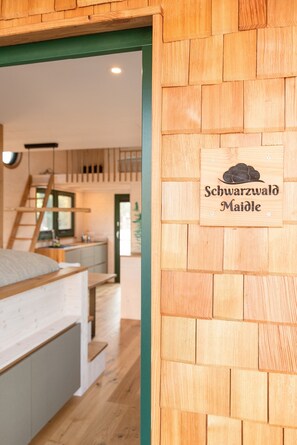 Interior - Rustic Tiny Houseboat with Rooftop Terrace and Fireplace (Hamburg)