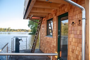 Property grounds - Rustic Tiny Houseboat with Rooftop Terrace and Fireplace (Hamburg)