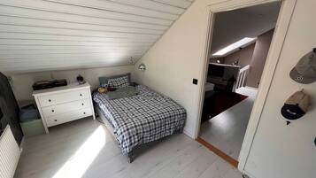 Nhà, 3 phòng ngủ, hút thuốc, ban công | 3 phòng ngủ