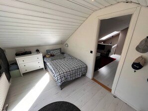 Nhà, 3 phòng ngủ, hút thuốc, ban công | 3 phòng ngủ 