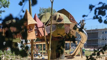 House, 3 Bedrooms, Smoking, Balcony | Children's area