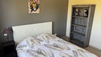 3 bedrooms, WiFi (free)