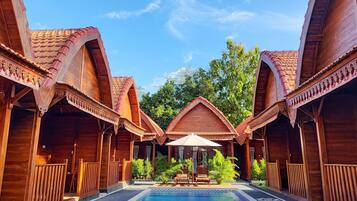 Deluxe-Villa, Balkon | Pool | 15 Außenpools