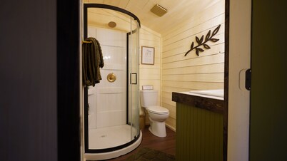 Tiny House Horse Farm Retreat w/ Sauana and Pondside View