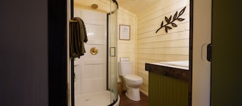 Tiny House Horse Farm Retreat w/ Sauana and Pondside View