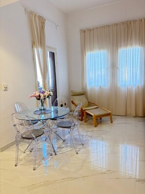 Dining - Casa HEMY – A Cozy Retreat for Peaceful Stays (Dubai)