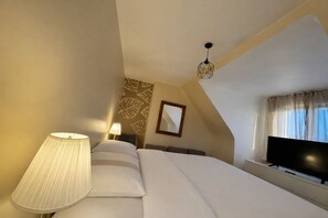 3 habitaciones, tabla de planchar con plancha, wifi y ropa de cama 