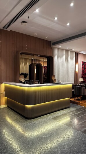 Lobby - Hoxton Hotels & Resorts  (Zirakpur)