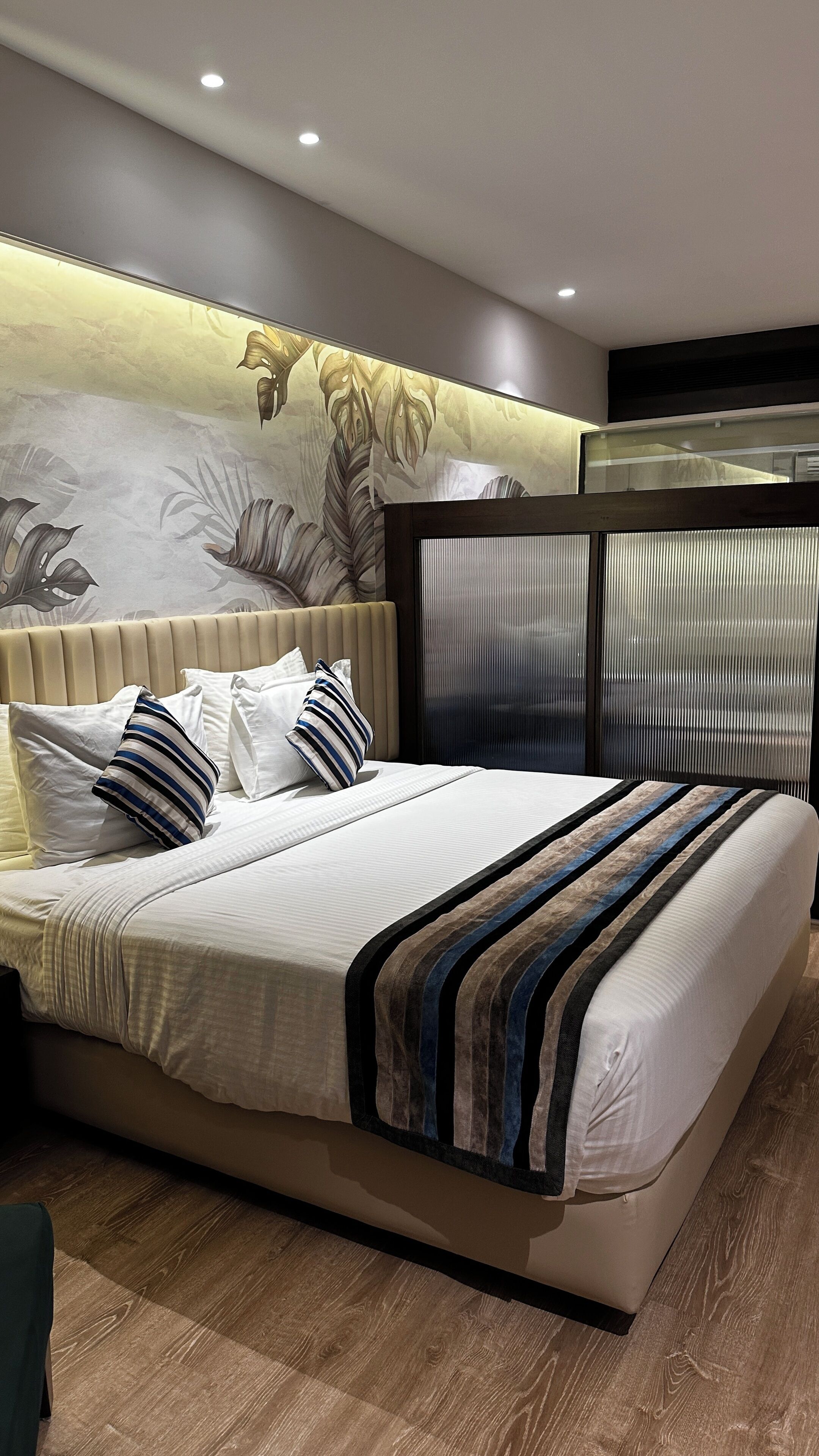 Junior Suite, City View | Desk, laptop workspace, free WiFi