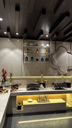 Bar (on property) - Hoxton Hotels & Resorts  (Zirakpur)