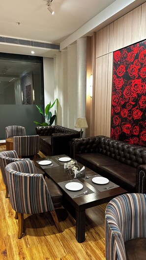 Interior - Hoxton Hotels & Resorts  (Zirakpur)