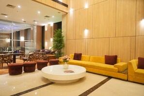 Lobby - Hoxton Hotels & Resorts  (Zirakpur)