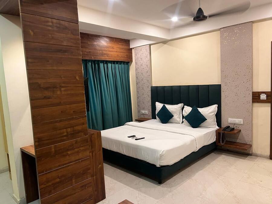 Quarto luxo | Wi-Fi de cortesia, roupa de cama