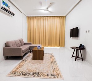 Deluxe Studio Suite, City View | Living area - Mr Hamoud  Al Ruzaiqi (Muscat)