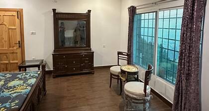Lovely 1-bedroom hillside cottage with servant room in Abbottabad