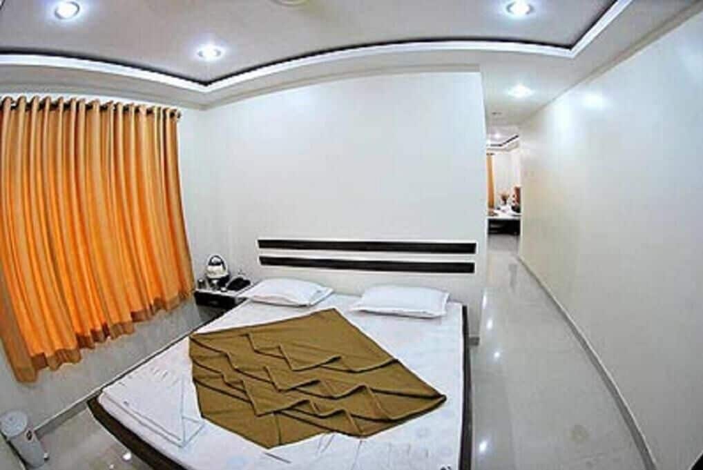 Skrivebord, skrivebord for bærbar PC, blendingsgardiner og lydisolert