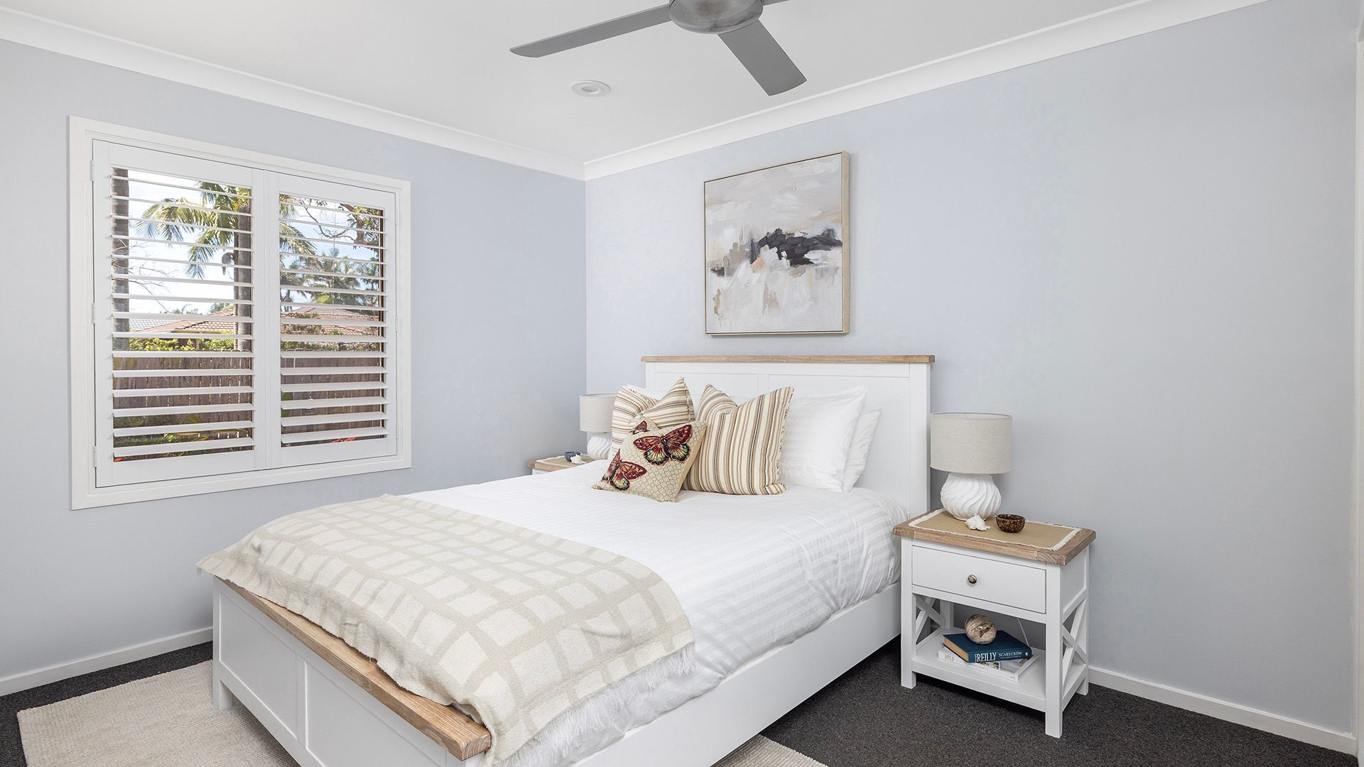 Fer et planche à repasser, accès Internet, draps fournis